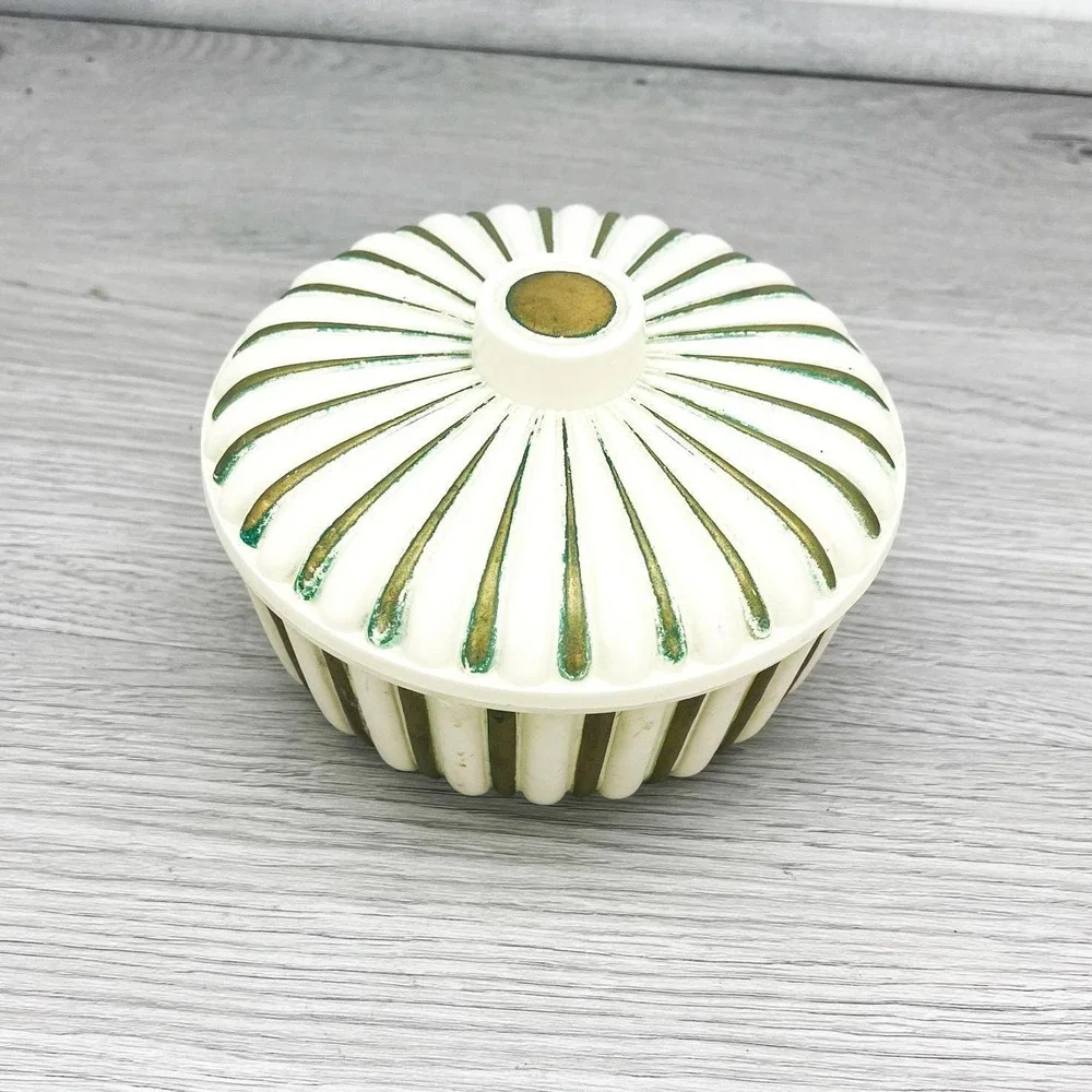 Retro Striped Plastic Candy Dish - Vintage Lidded Trinket Bowl‎